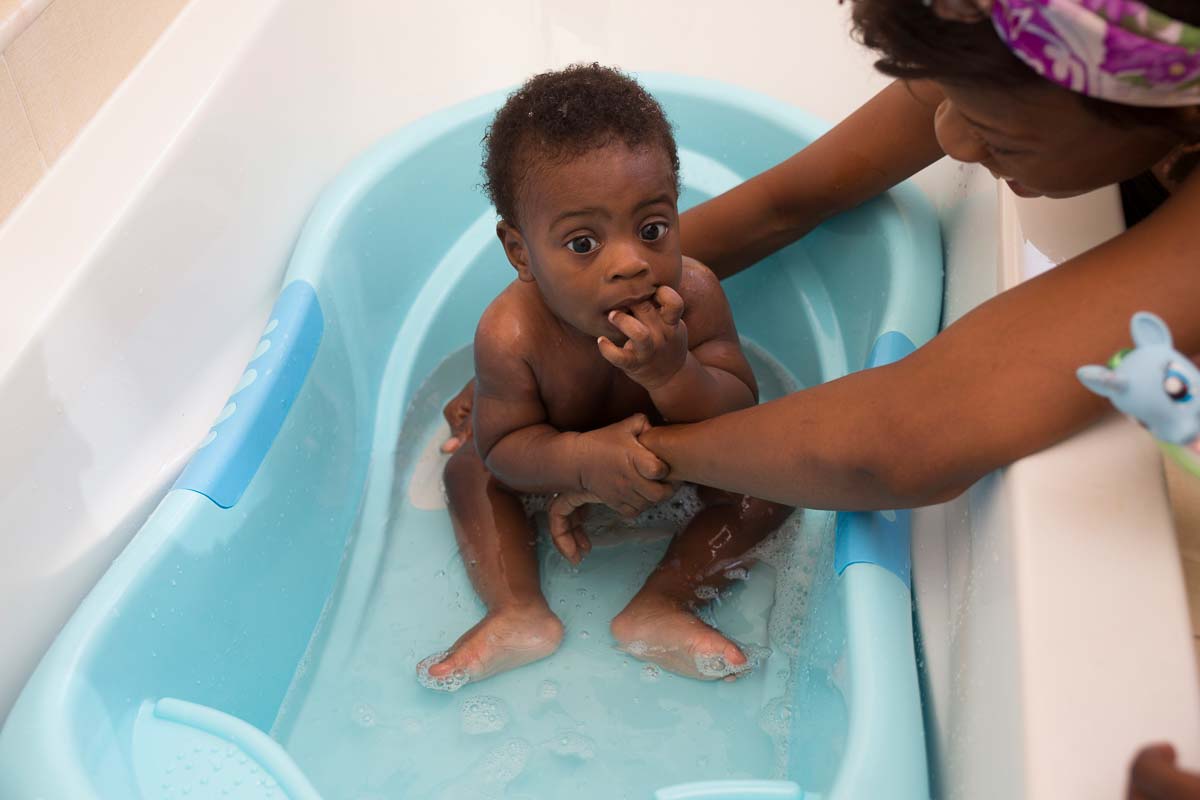 How to Bathe your Baby  Nestle Baby & Me - Ghana